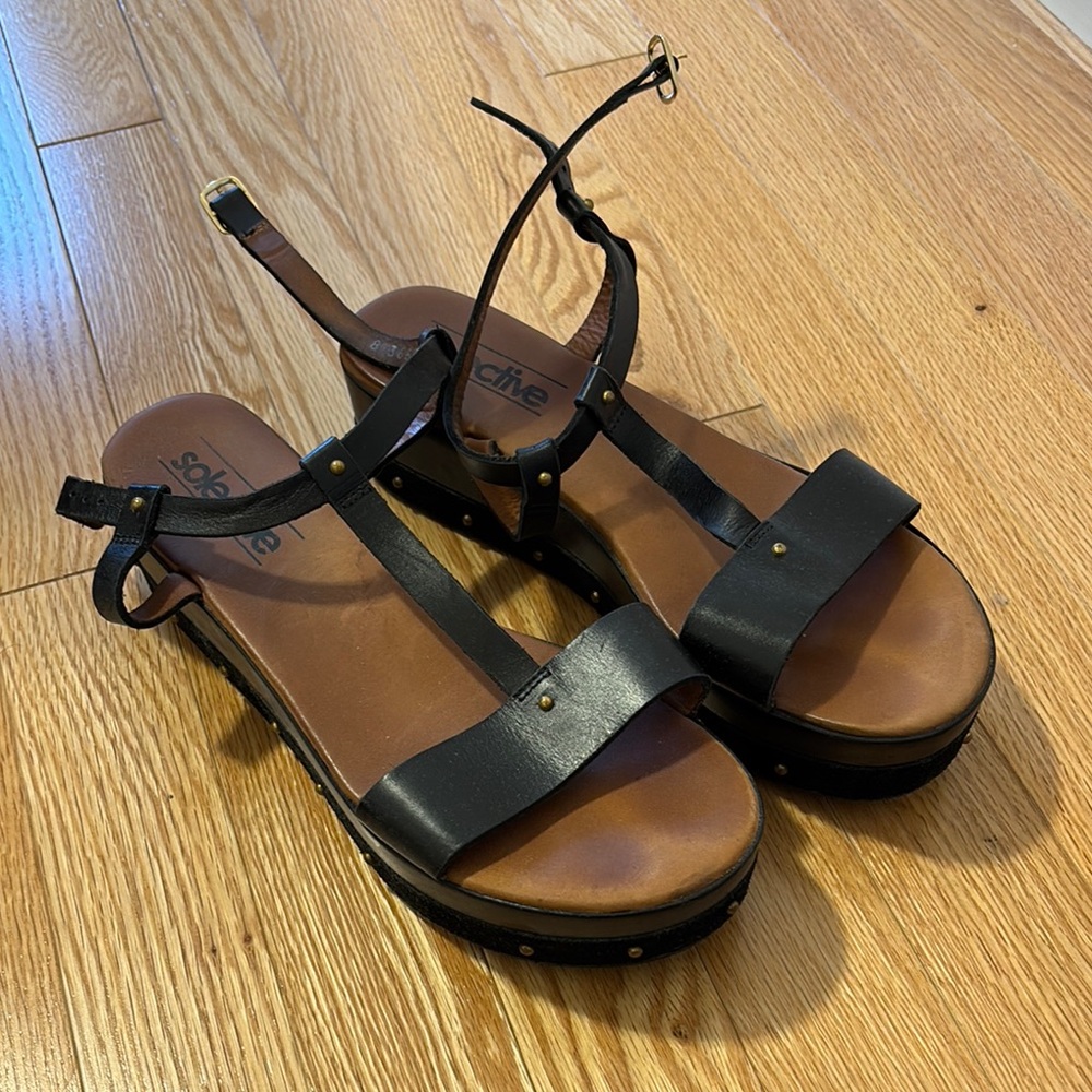 Solective Black Sandals size 8